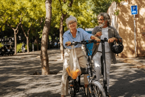 couple on bikes